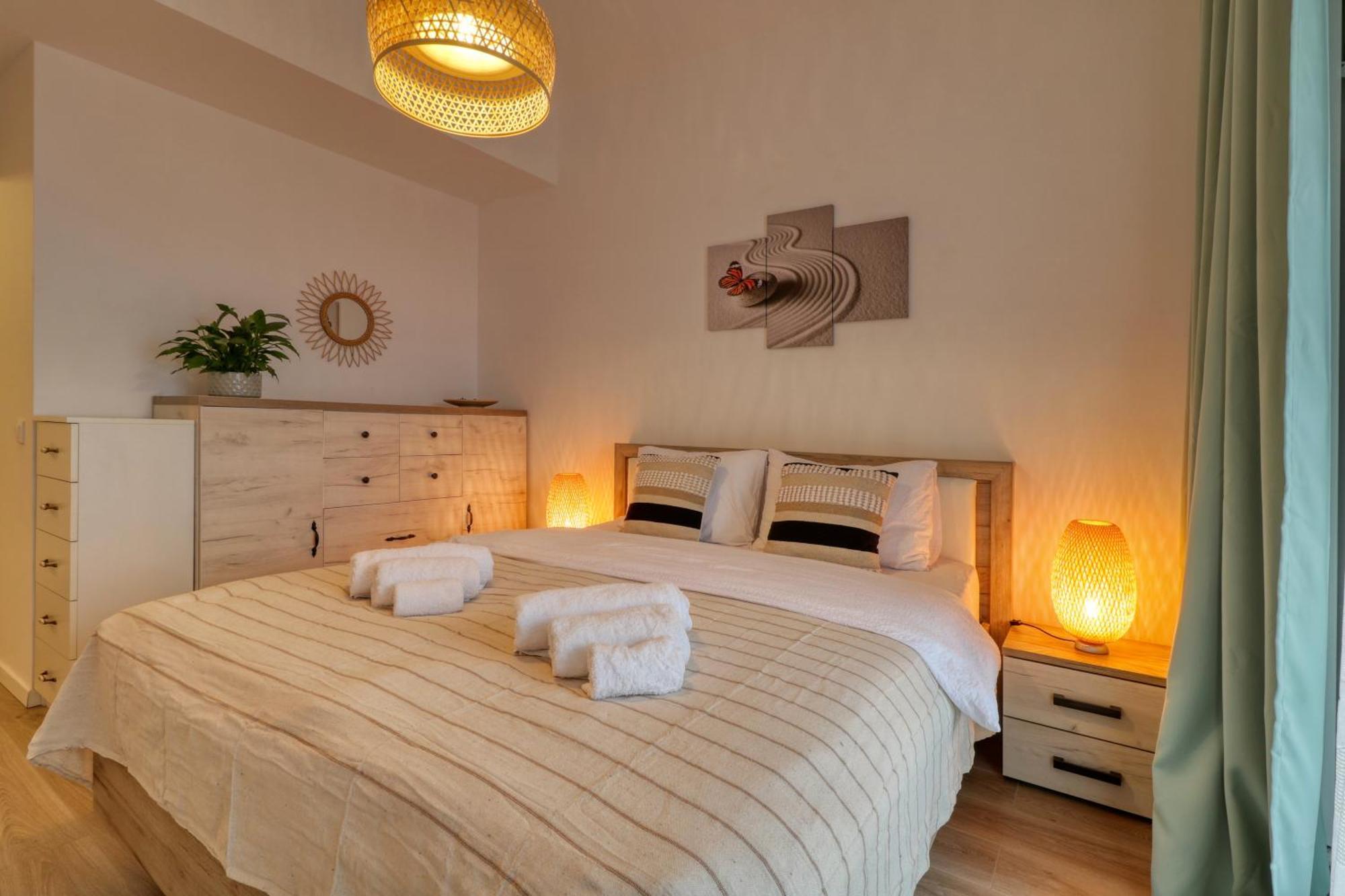 Relaxation Station - My Charming, Cosy&Inviting Apt - Smart Thermostat - Private Parking - Ior Park - Long Term Price Cuts Bukares Bagian luar foto